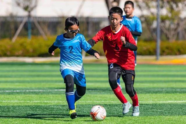 福克斯49分国王险胜爵士 独行侠胜马刺止4连败