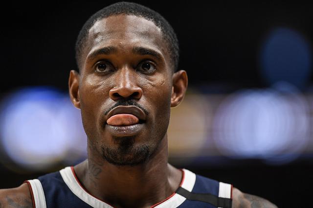 雄鹿大胜爵士止6连败 森林狼逆转送公牛4连败